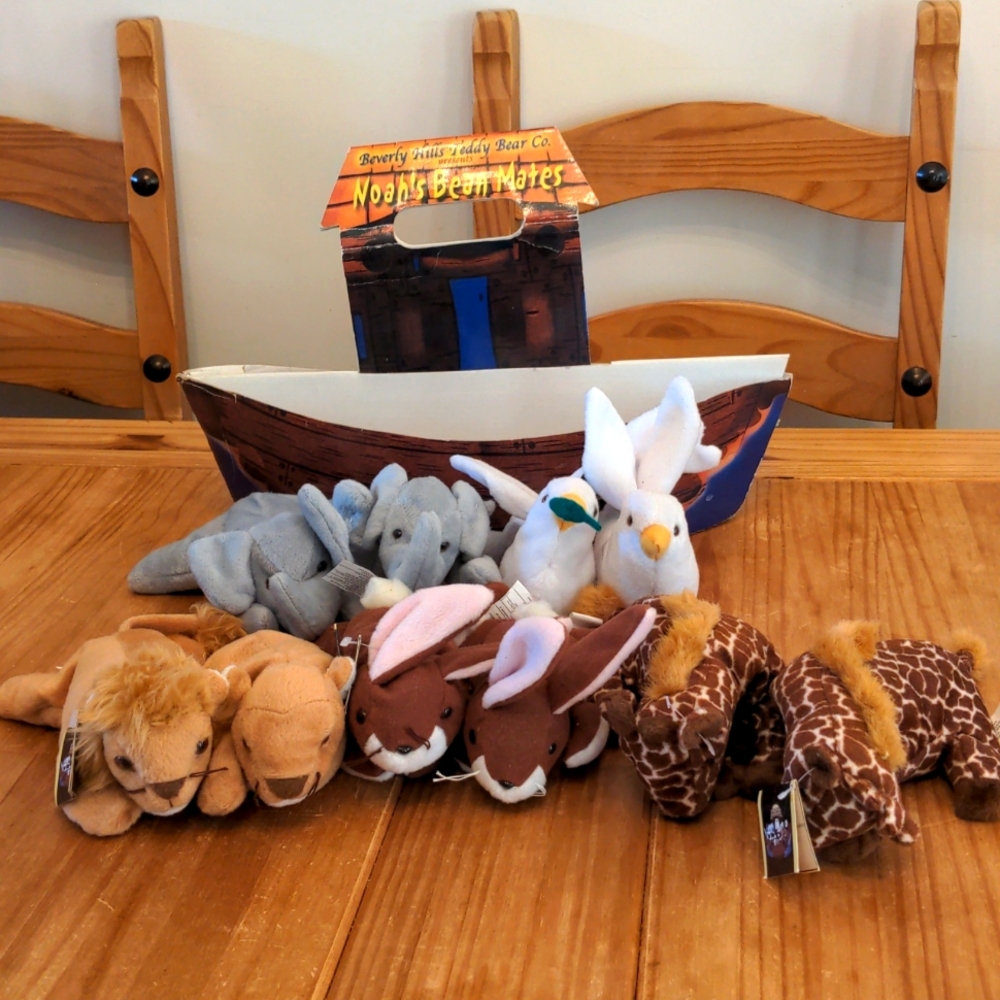 Beverly Hills Teddy Bear Co. Noah's Bean Mates Set